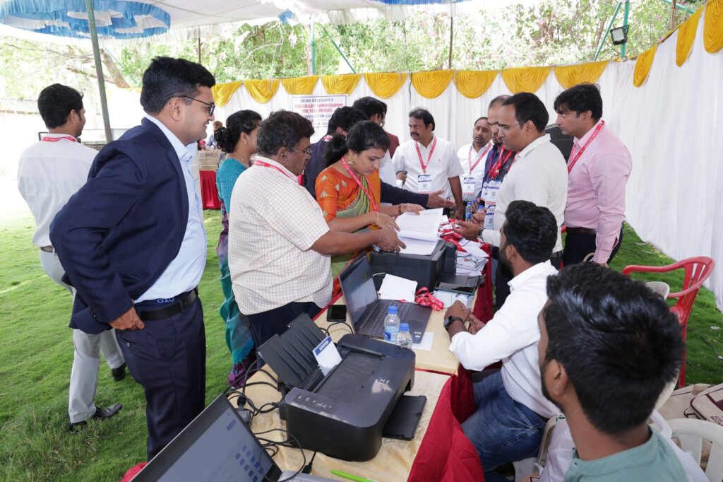 eam coordinating registration at corporate event in Hyderabad by Adtru – best corporate event gallery